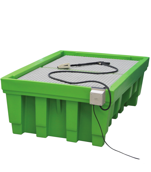 Plateforme avec brosse de nettoyage pour pièce mécanique