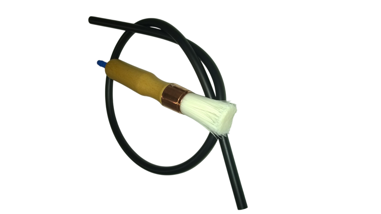 Pinceau pour dégraissage en fontaine à solvant